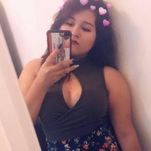 Meet your Posher, Roxanna